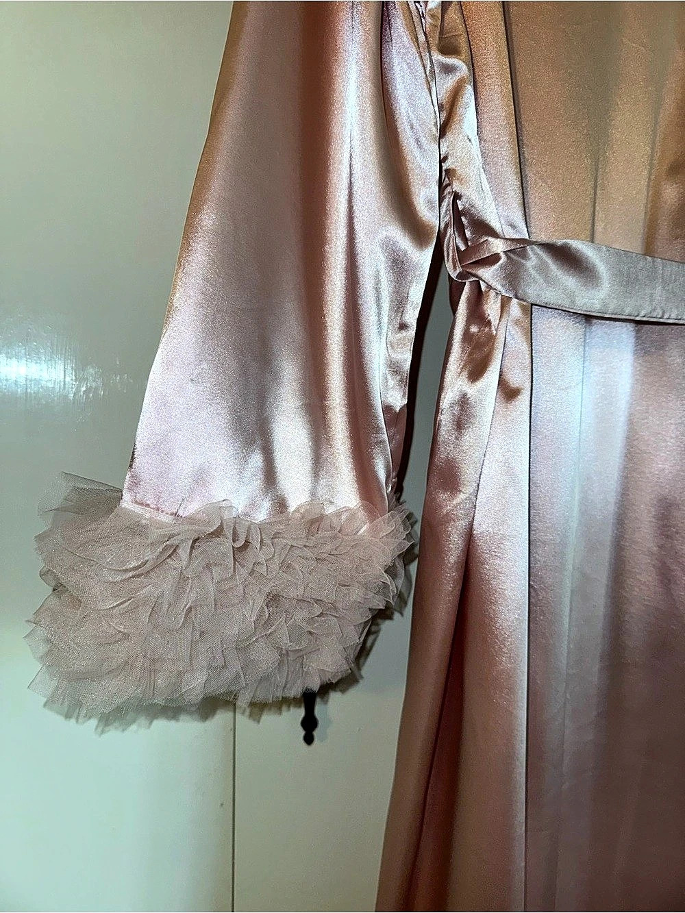 Pink Satin Robe with Ruffle Cuff NWT - Picture 5 of 9